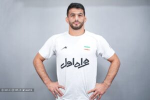 اعجوبه جویباری همه را از دم‌ تیغ گذراند / همان همیشگی تا پاریس