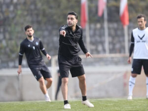 خداحافظی کیانوش پس از ۱۳ هفته/ همه در انتظار یک جانشین مطمئن