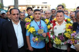 سه شهر، سه نشان، سه قهرمان/ حلقه‌های گل بر گردن افتخار آفرینان